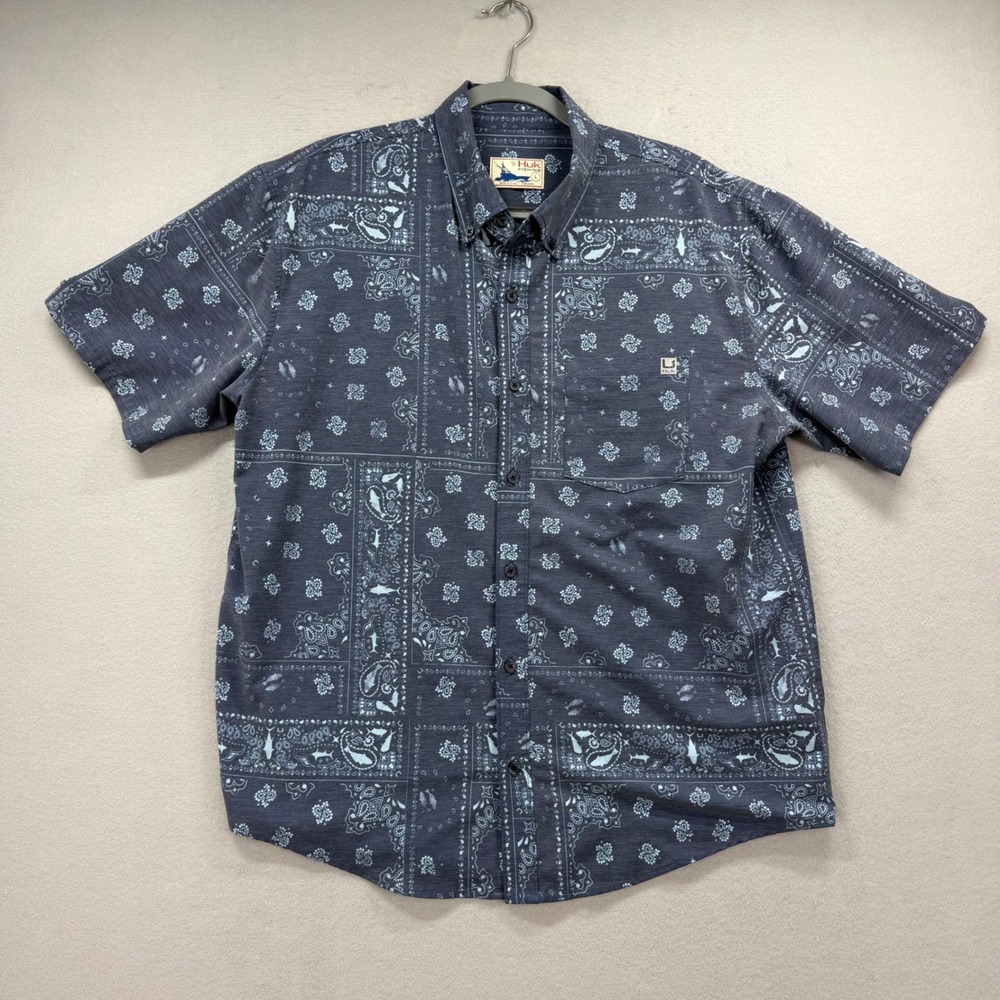 Huk Fishing Shirt Mens Large Blue Paisley Bandana Short Sleeve Angler Guide Flex